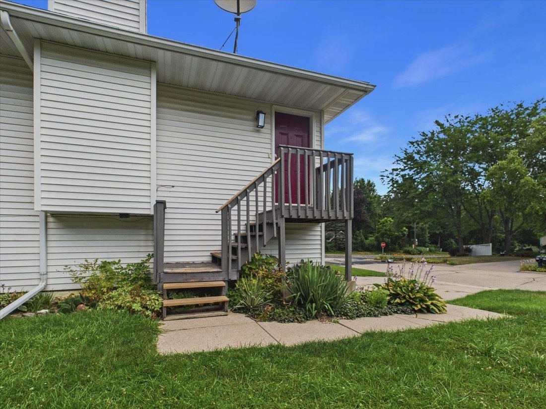 House in Fitchburg, Wisconsin, United States 4 - 18089132