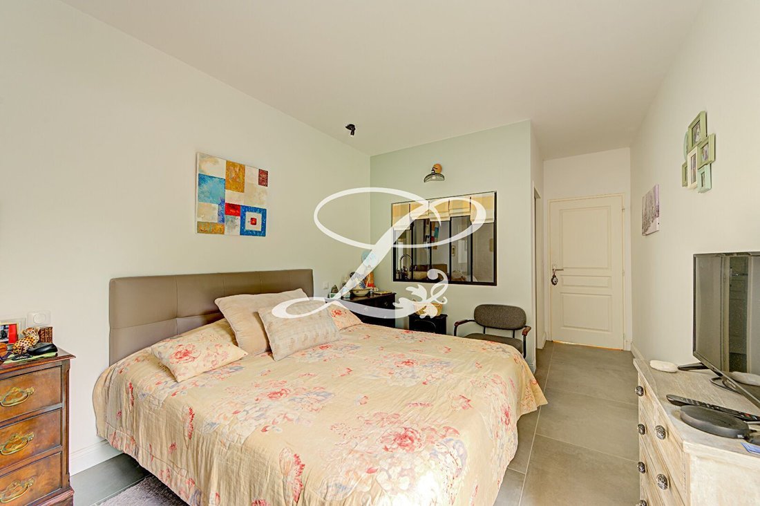 House in Sud, Le Mesnil-le-Roi, France 5 - 18483659