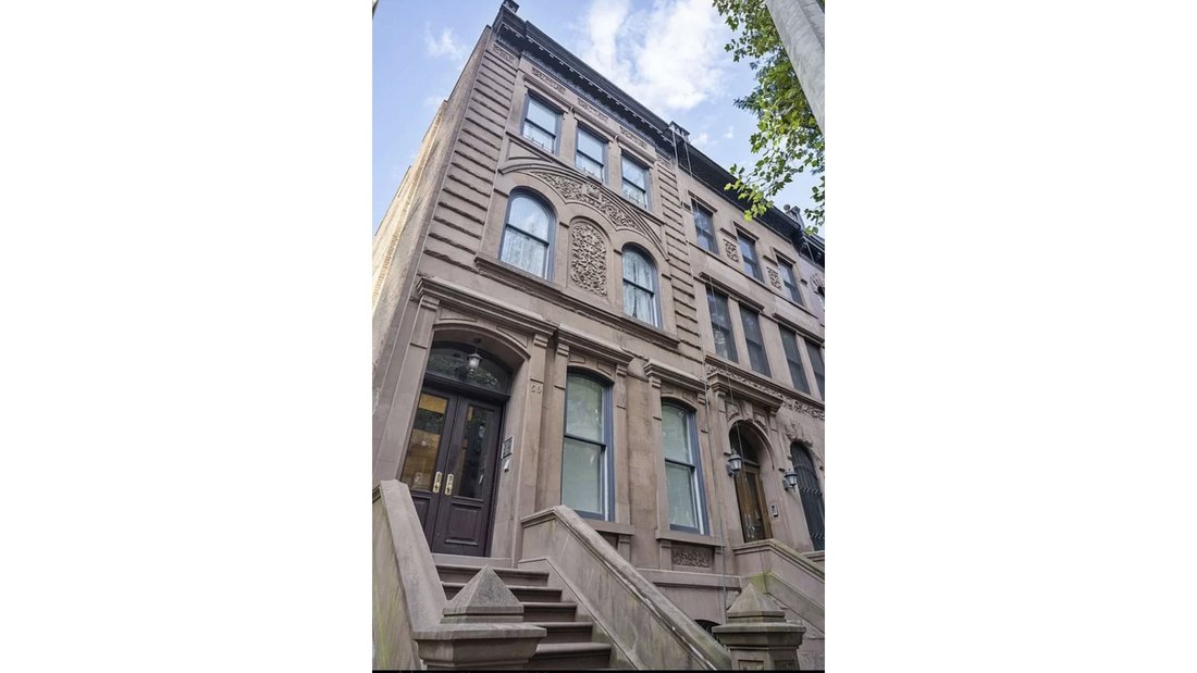 New York, New York, United States 5 - 18486745