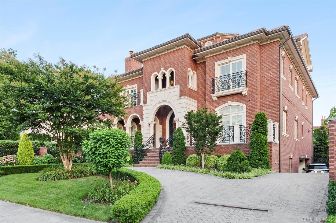 House in New York, New York, United States 2 - 18486673