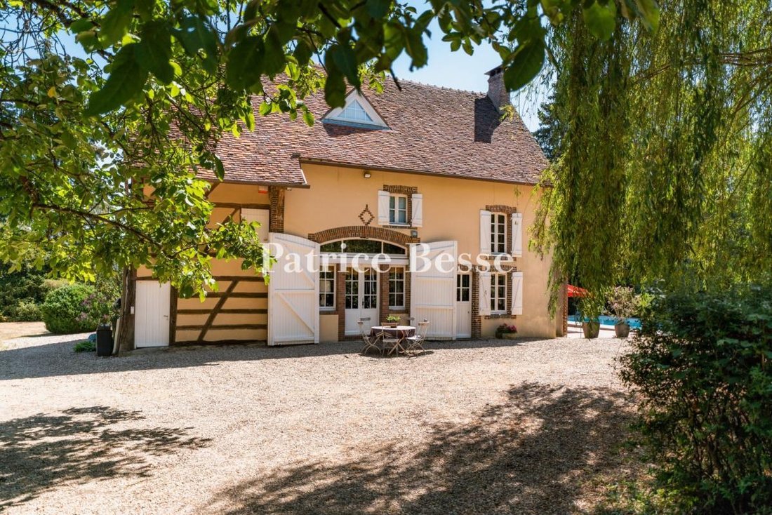 Farm Ranch in Toucy, Bourgogne – Franche-Comté, France 1 - 18486109