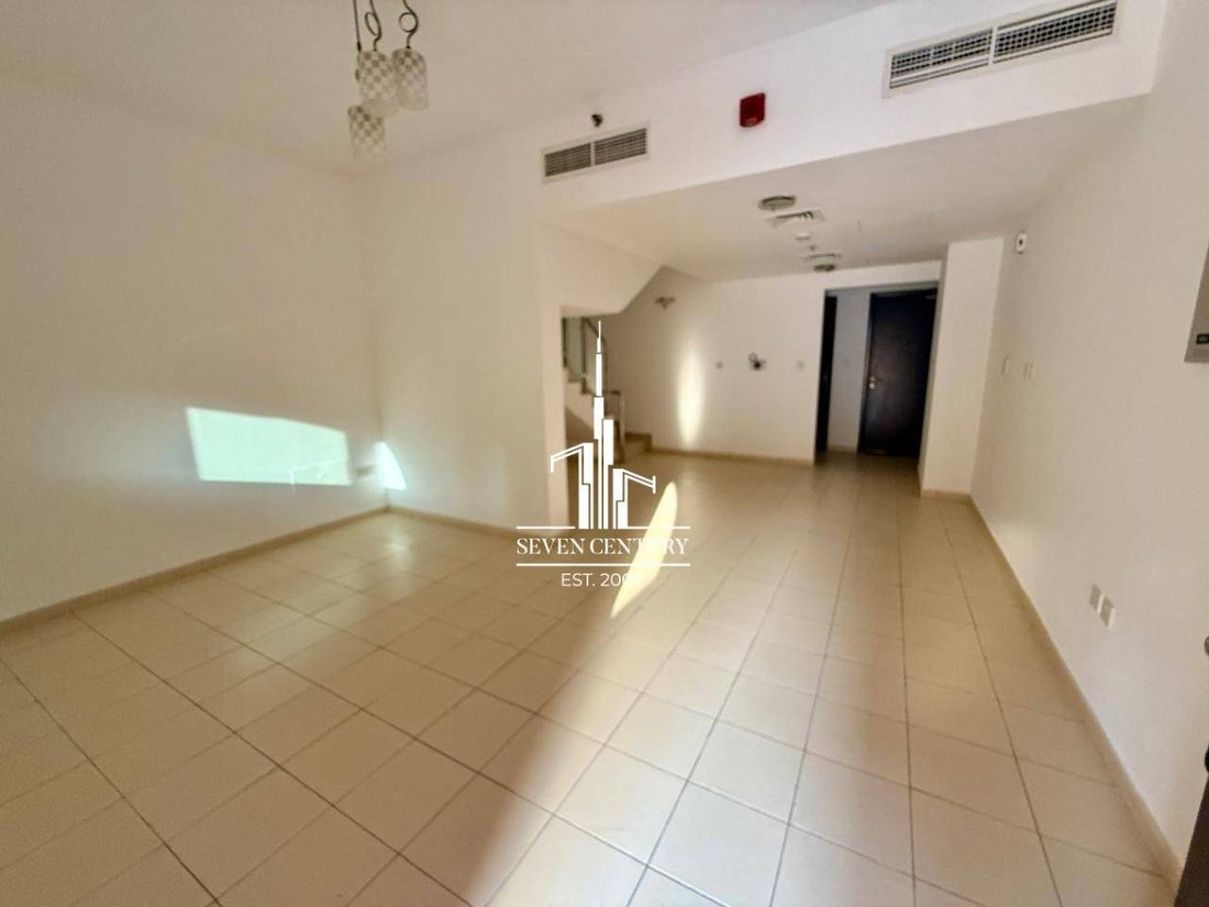 Villa in JVC / Jumeirah Village Circle, Dubai, United Arab Emirates 1 - 18483010