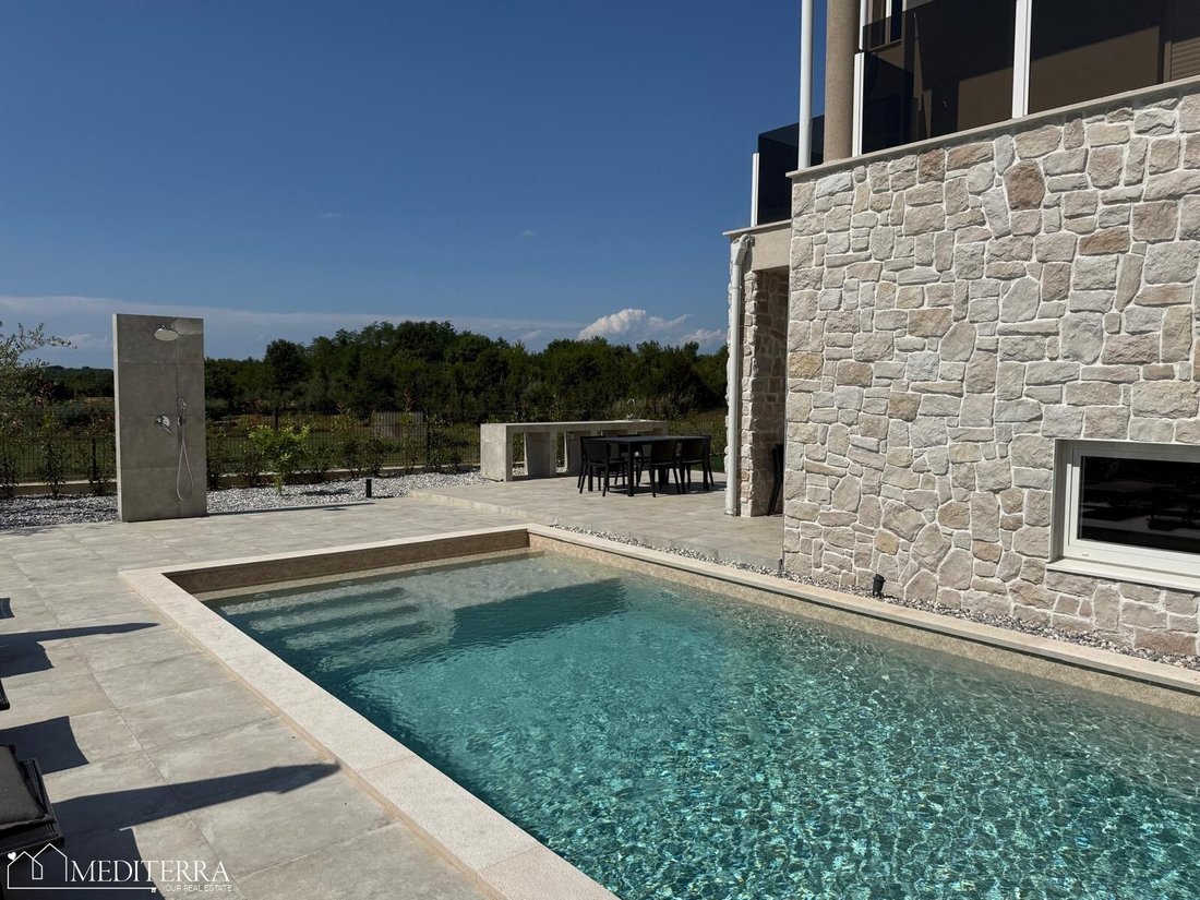 Villa in Novigrad, Istria County, Croatia 3 - 18485977