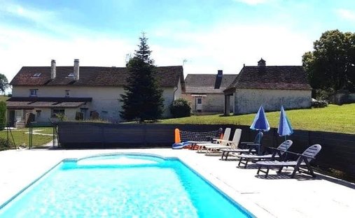 Farm Ranch in Thenon, Nouvelle-Aquitaine, France 1