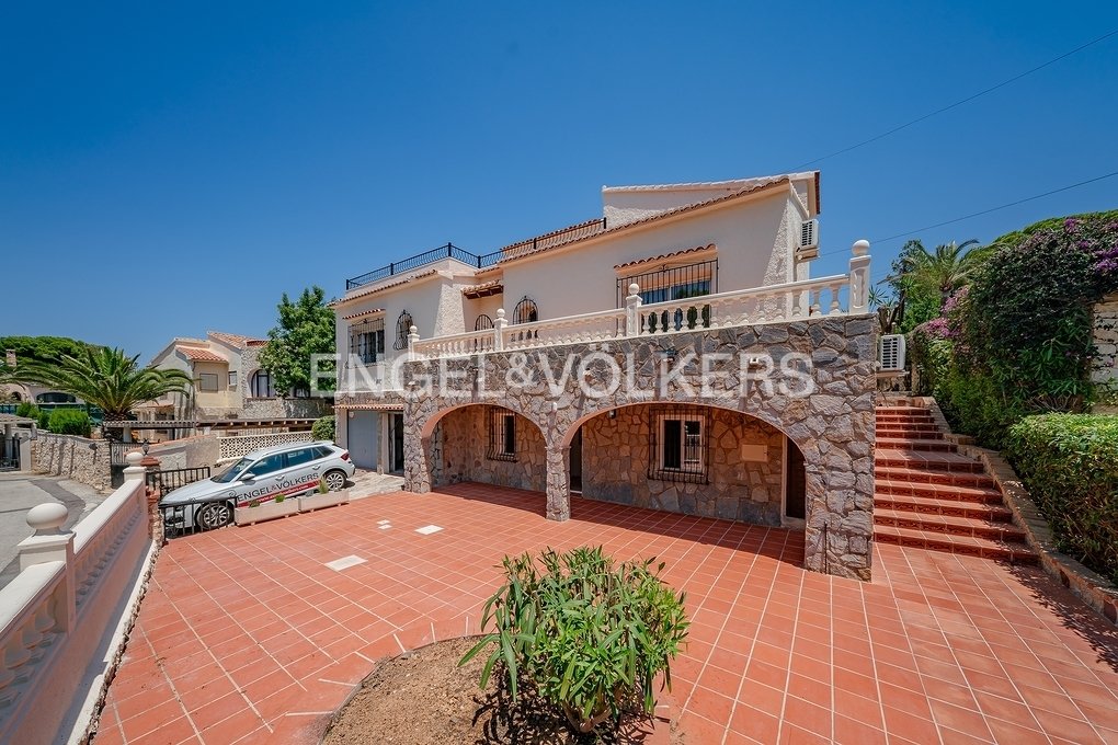 Villa in Calp / Calpe, Valencian Community, Spain 4 - 18484088