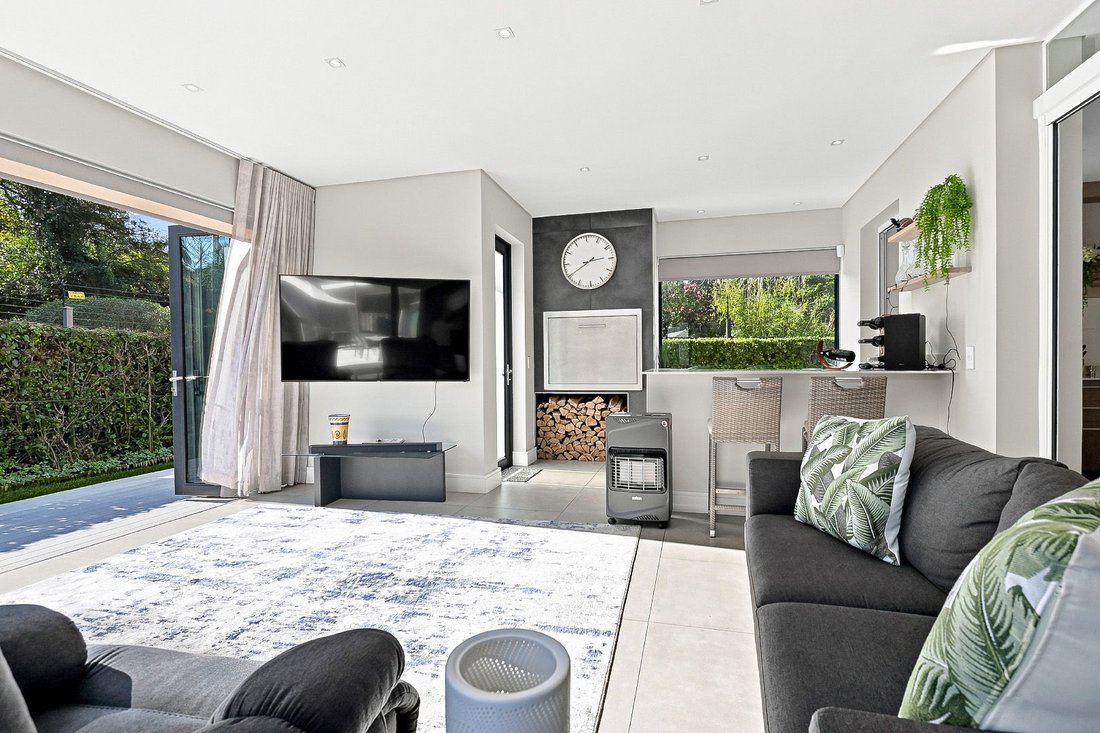 Estate in Constantia Heights, Cape Town, Western Cape 4 - 18484484