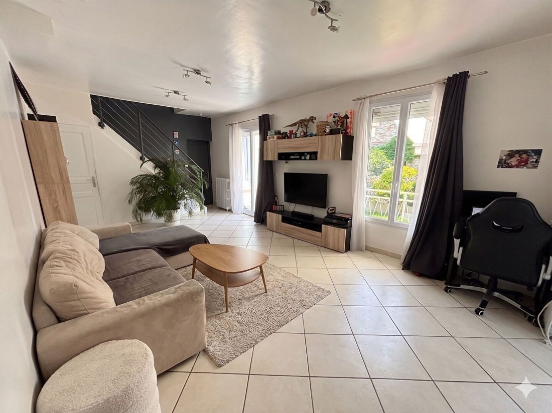 House in Sud, Le Mesnil-le-Roi, France 4 - 18483656