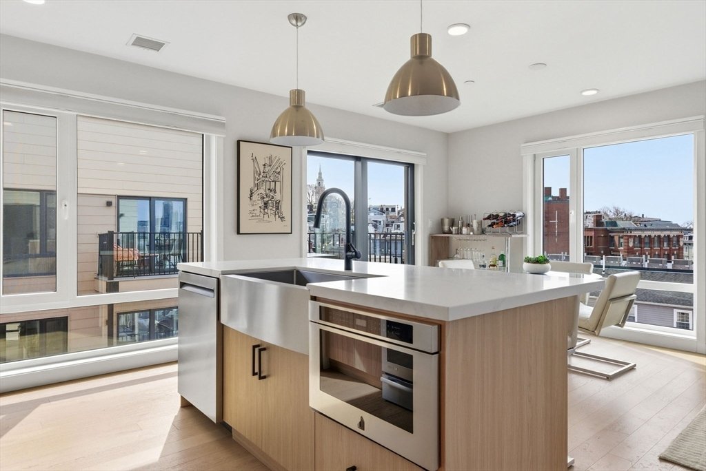 Condo in Boston, Massachusetts, United States 3 - 18486711