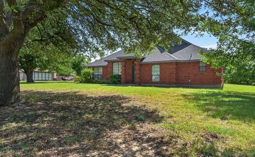 House in Crowley, Texas, United States 1