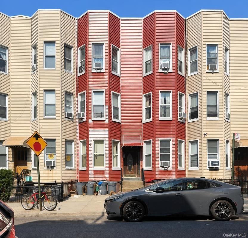 House in New York, New York, United States 1 - 18485526