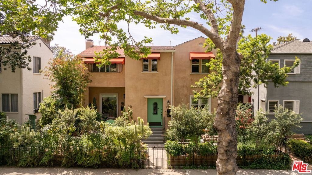 Beverly Hills, California, United States 2 - 18485340