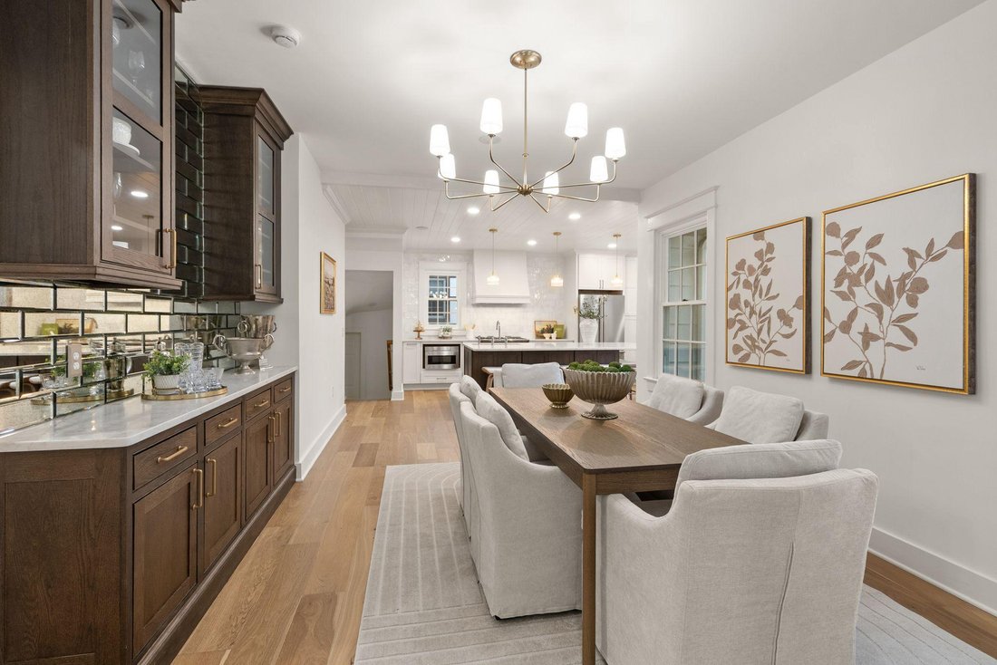 Chevy Chase, Maryland, United States 5 - 18484695