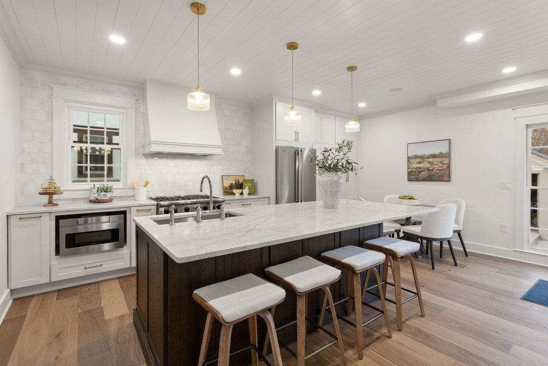 Chevy Chase, Maryland, United States 3 - 18484695