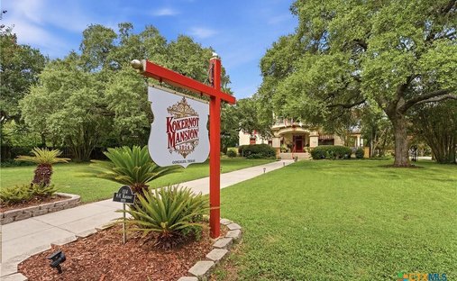 House in Gonzales, Texas, United States 1