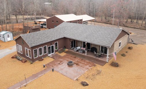House in Buchanan, Tennessee, United States 1