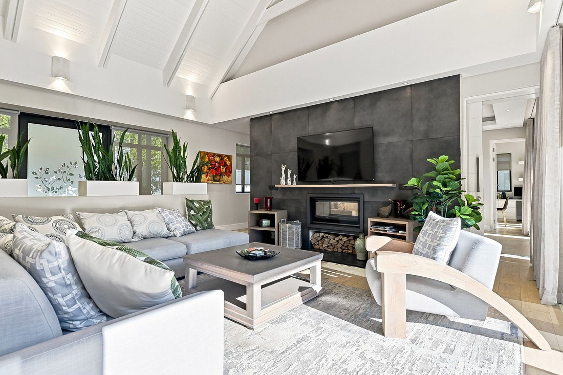 Estate in Constantia Heights, Cape Town, Western Cape 3 - 18484484