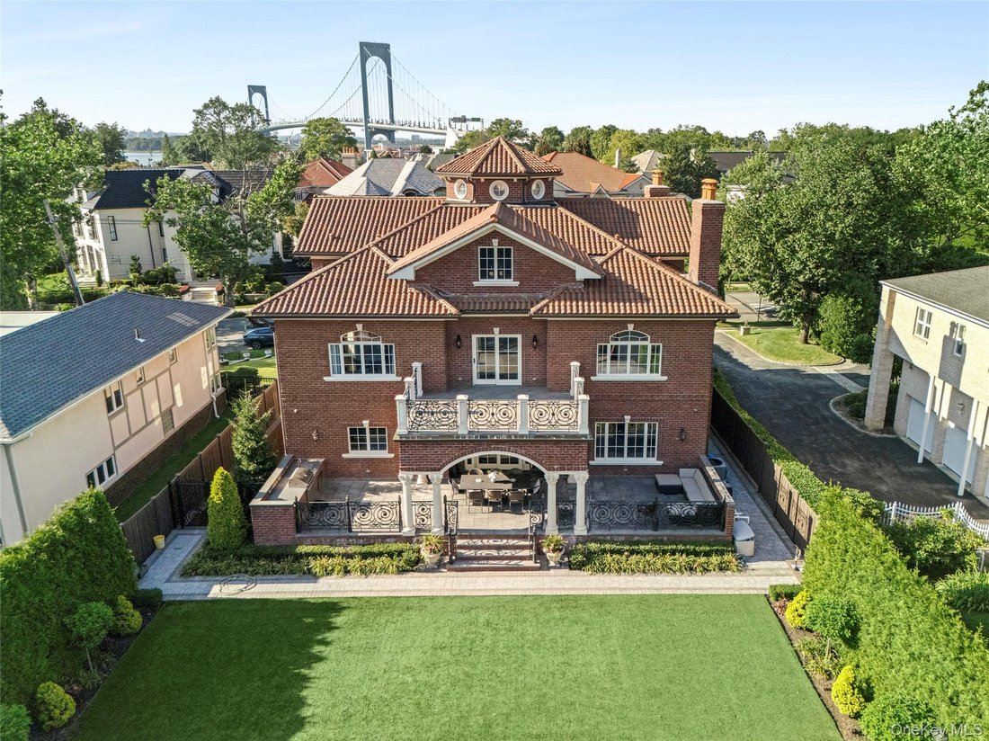House in New York, New York, United States 3 - 18486673