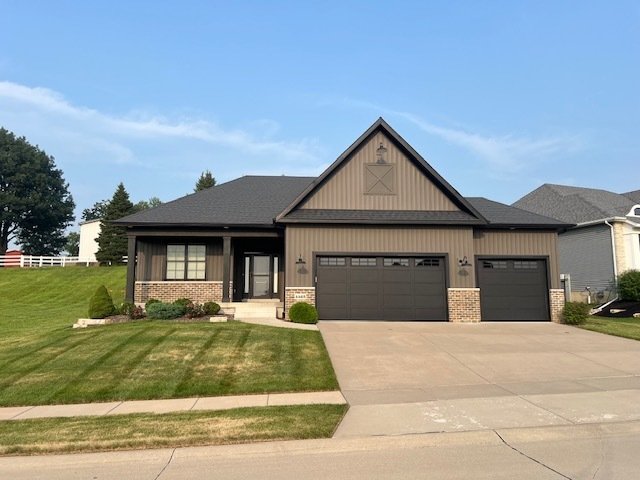 House in Bettendorf, Iowa, United States 2 - 18485998
