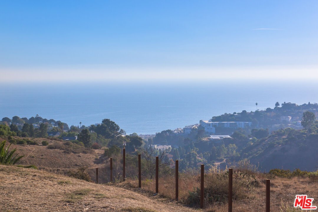 Los Angeles, California, United States 5 - 18486732