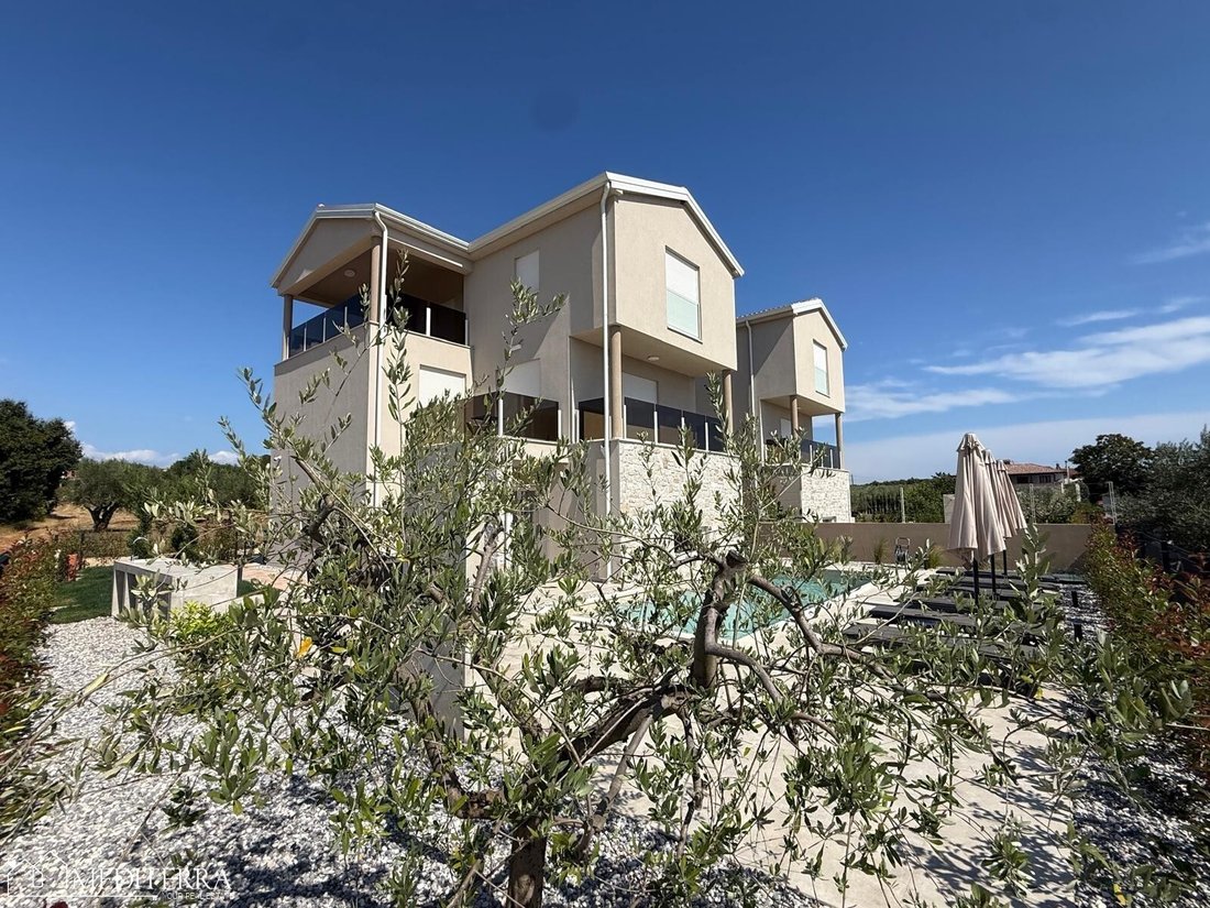 Villa in Novigrad, Istria County, Croatia 2 - 18485977