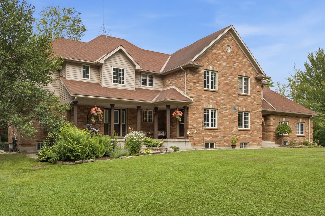 House in Centre Wellington, Ontario, Canada 3 - 18484861