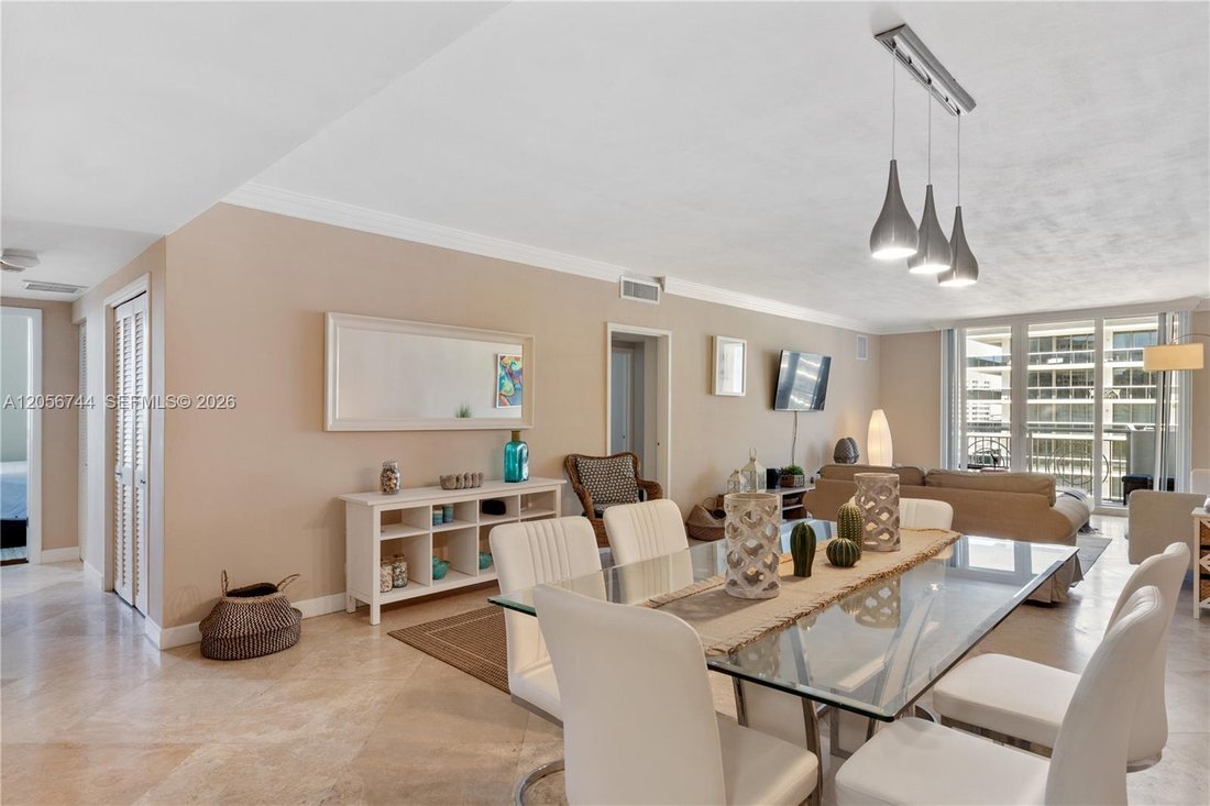 Condo in Miami Beach, Florida, United States 4 - 18486744