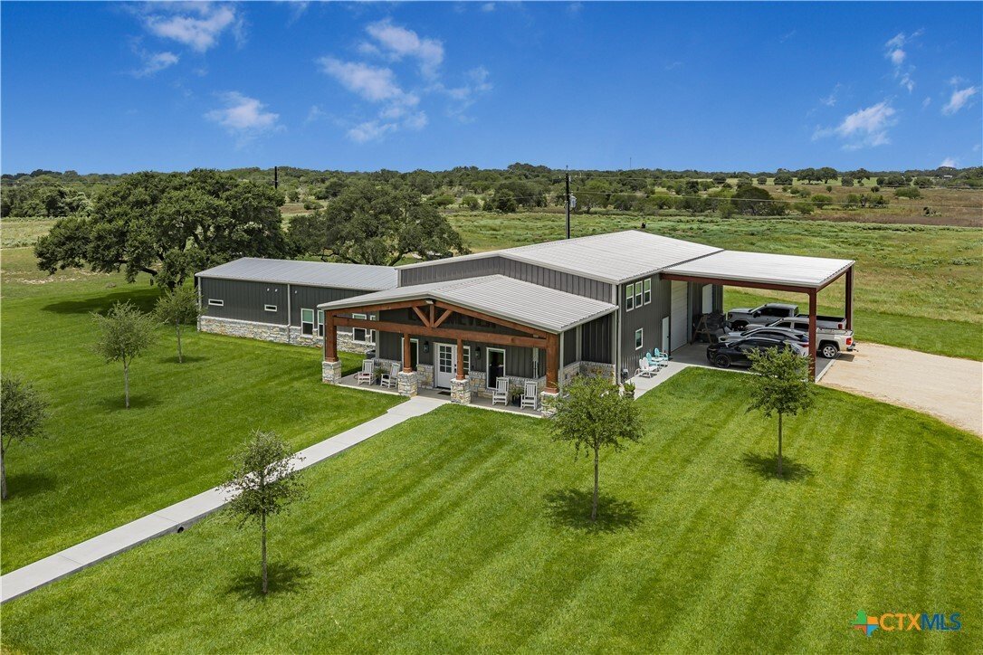 House in Yoakum, Texas, United States 1 - 18485198