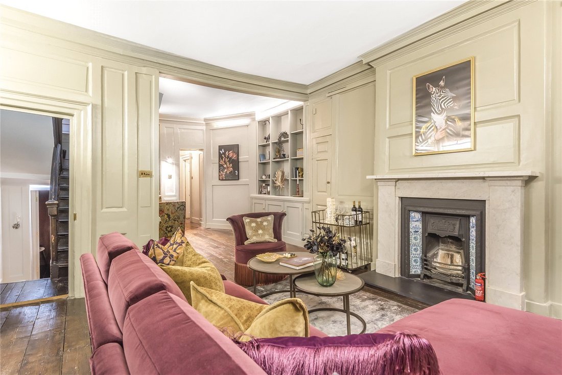 House in Soho, England 2 - 18483589