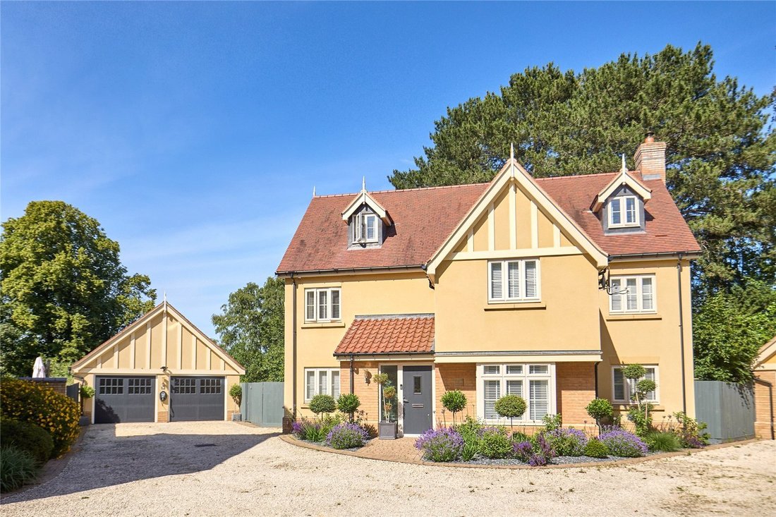 House in Suffolk, England 1 - 18484078
