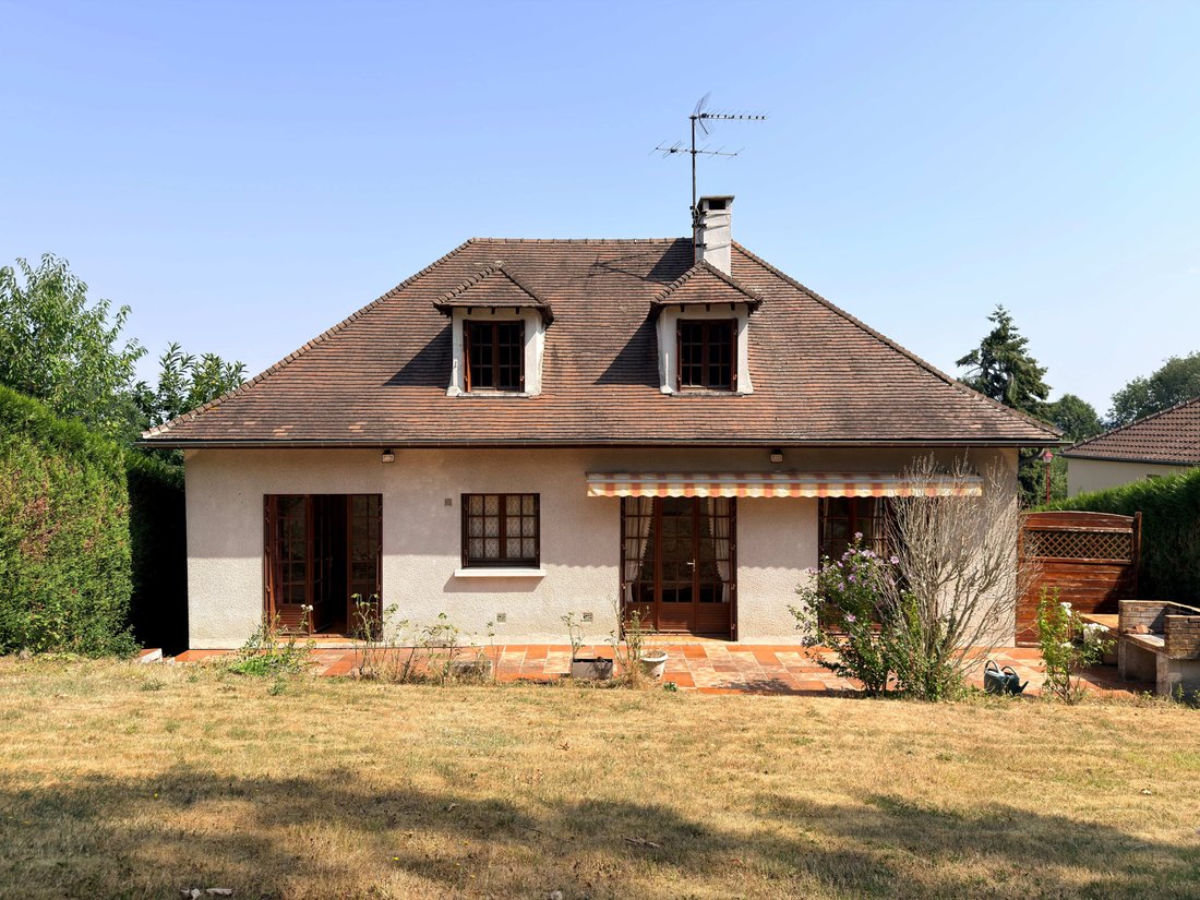 House in Saint-Germain-de-la-Grange, Ile-de-France, France 3 - 16570965