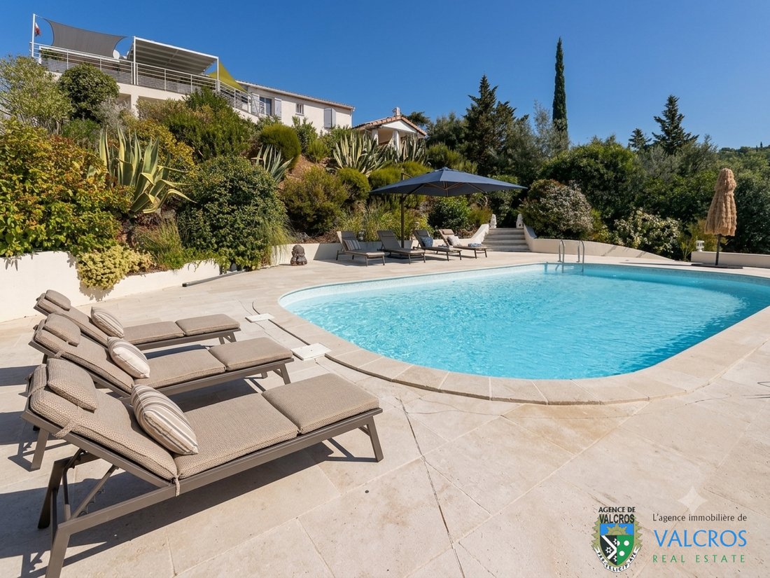 Villa in La Londe-les-Maures, Provence-Alpes-Côte d'Azur, France 2 - 16968342
