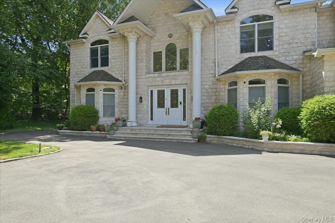 House in Woodbury, New York, United States 3 - 18483085