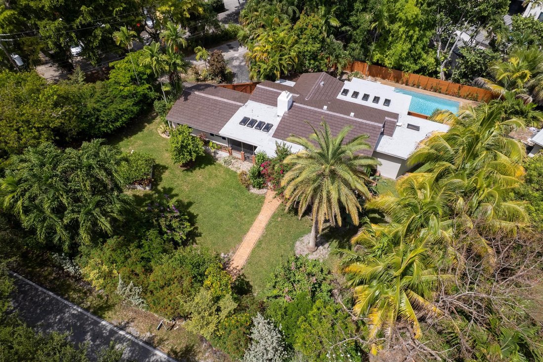 House in Miami, Florida, United States 3 - 18484033