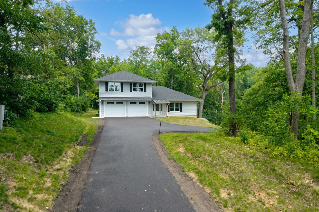 House in Geneseo, Illinois, United States 2 - 17323193
