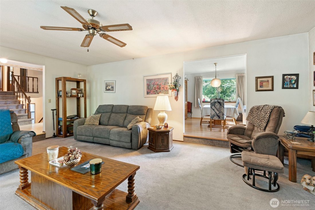 Puyallup, Washington, United States 3 - 18483946