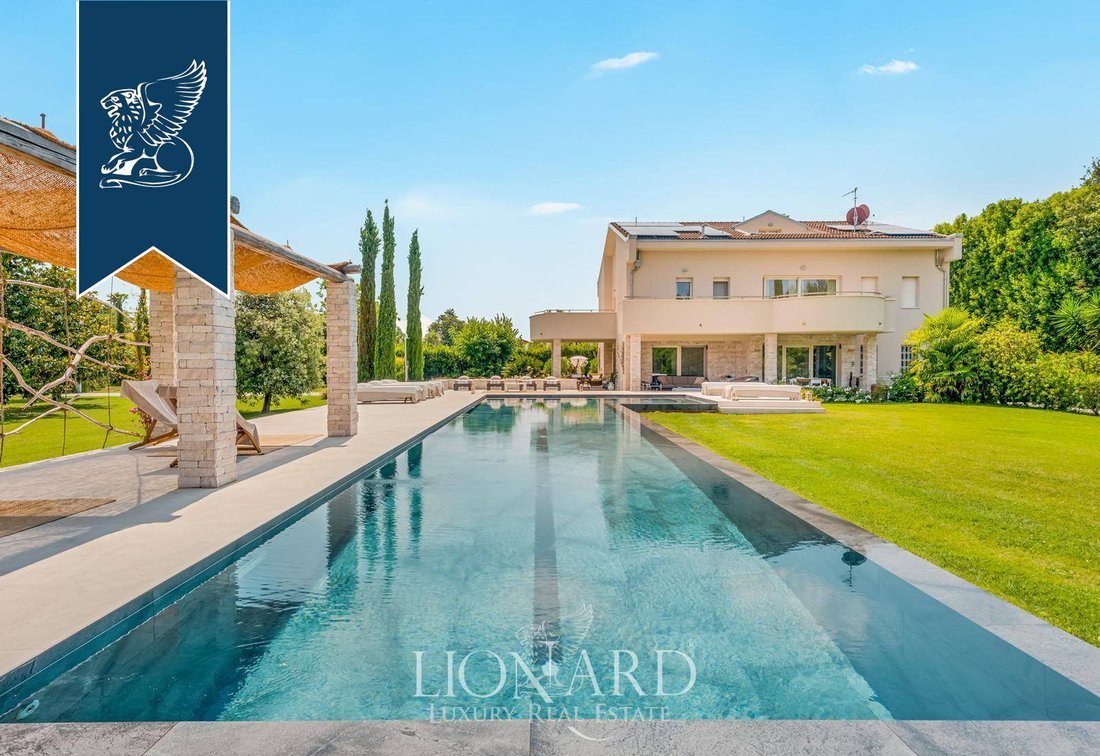 Villa in Center, Forte dei Marmi, Tuscany 2 - 18486938
