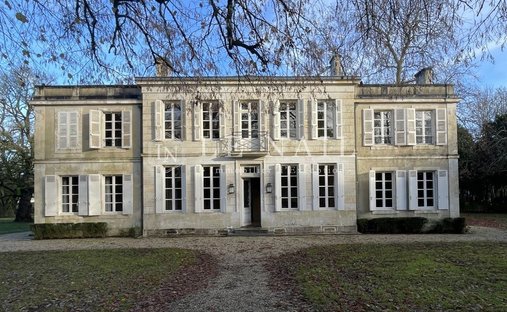 Estate in Villeneuve Les Salines, La Rochelle, France 1
