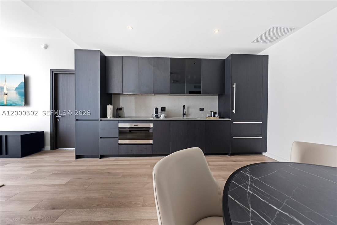 Condo in Miami, Florida, United States 4 - 17683002