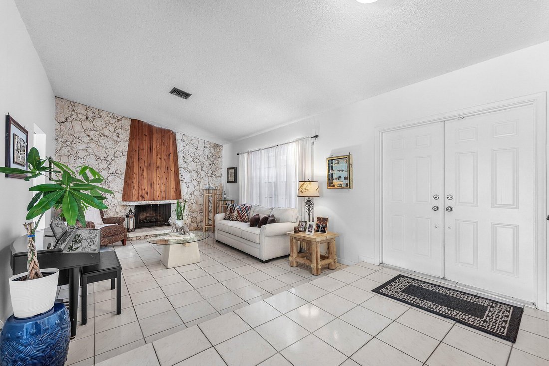 House in Coral Springs, Florida, United States 4 - 18485697