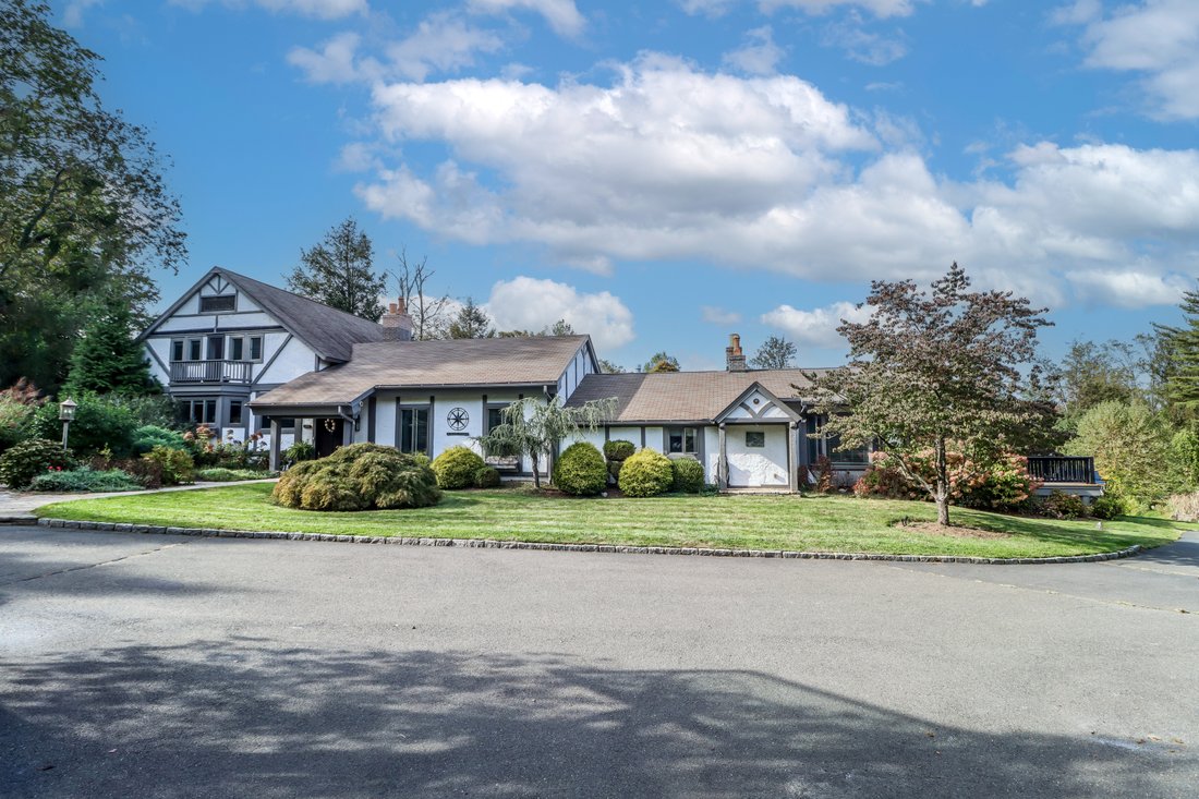 House in Brookfield, Connecticut, United States 2 - 18484027