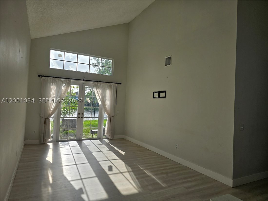 House in Pembroke Pines, Florida, United States 2 - 18478056