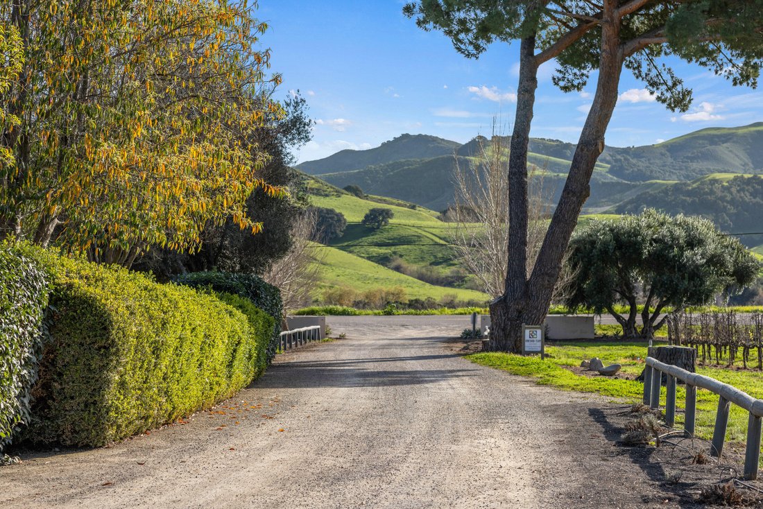Farm Ranch in Buellton, California, United States 2 - 18485058