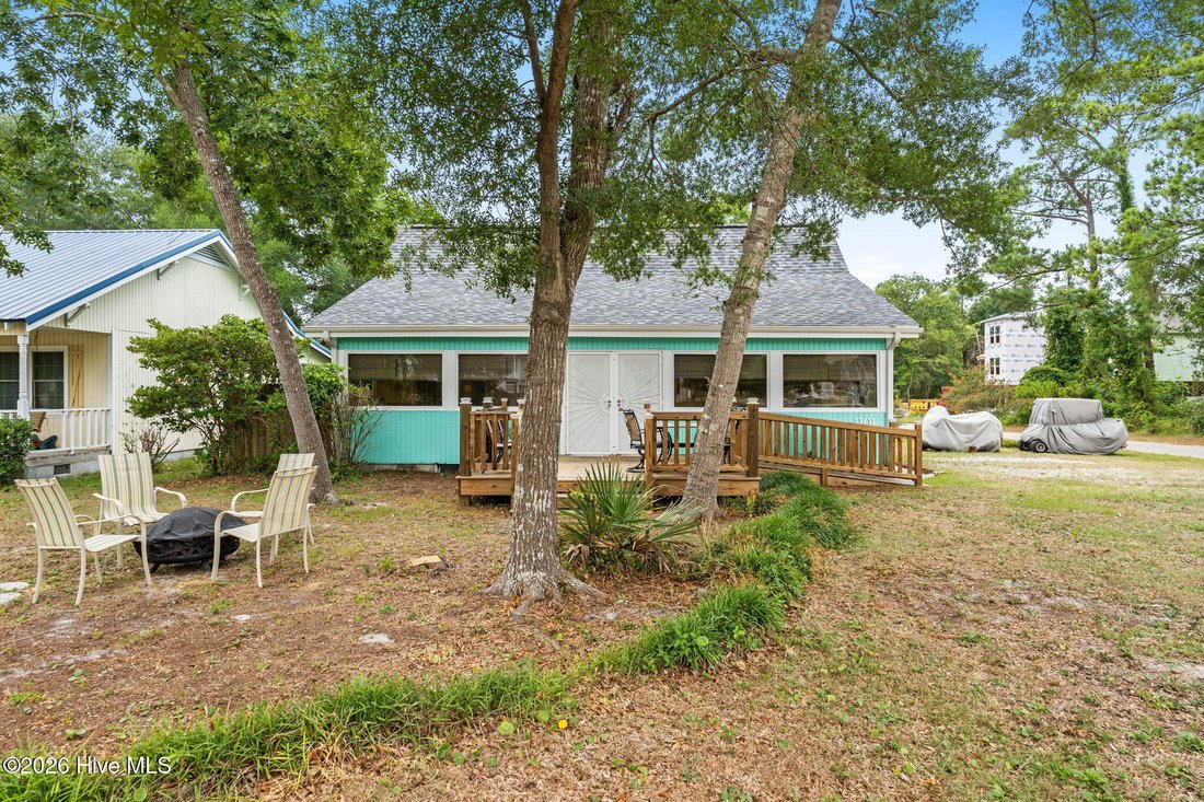 House in Oak Island, North Carolina, United States 4 - 18488024