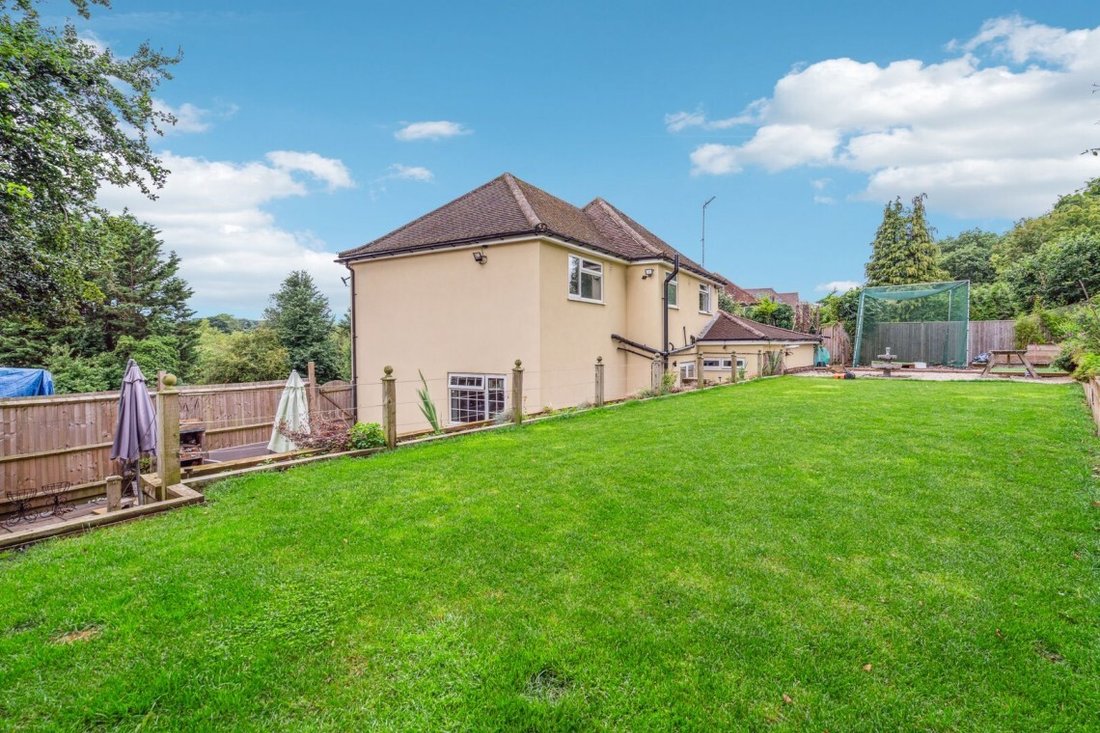 House in Chalfont Saint Peter, England 5 - 18094834