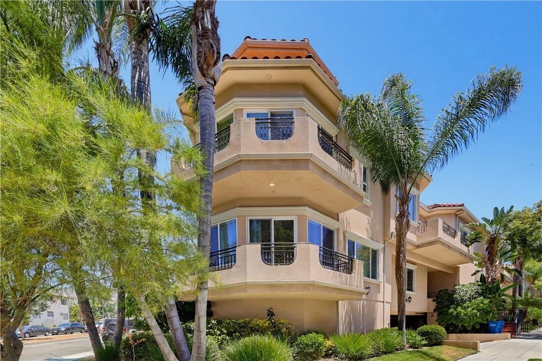 Condo in Burbank, California, United States 3 - 18483157