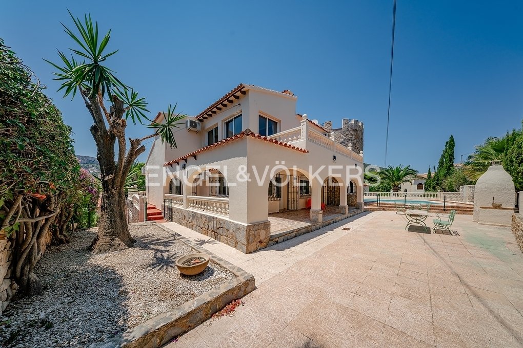 Villa in Calp / Calpe, Valencian Community, Spain 2 - 18484088