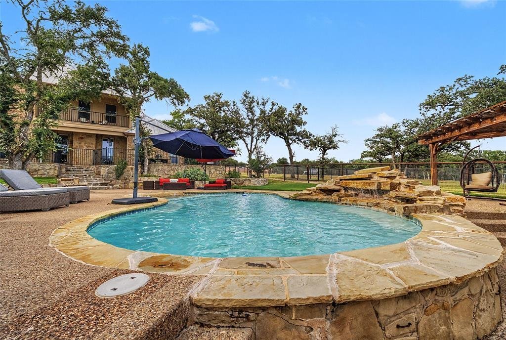 House in Weatherford, Texas, United States 2 - 18486425