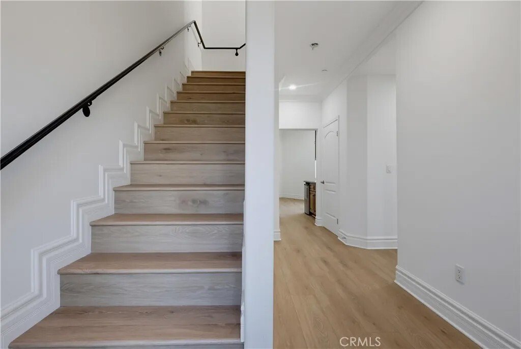 Condo in Burbank, California, United States 4 - 18483157