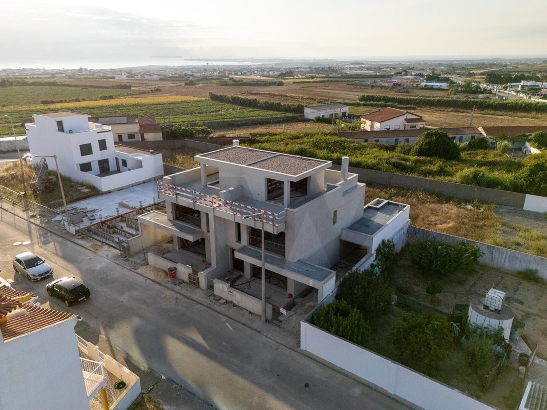 House in Atouguia da Baleia, Leiria District, Portugal 2 - 18488076