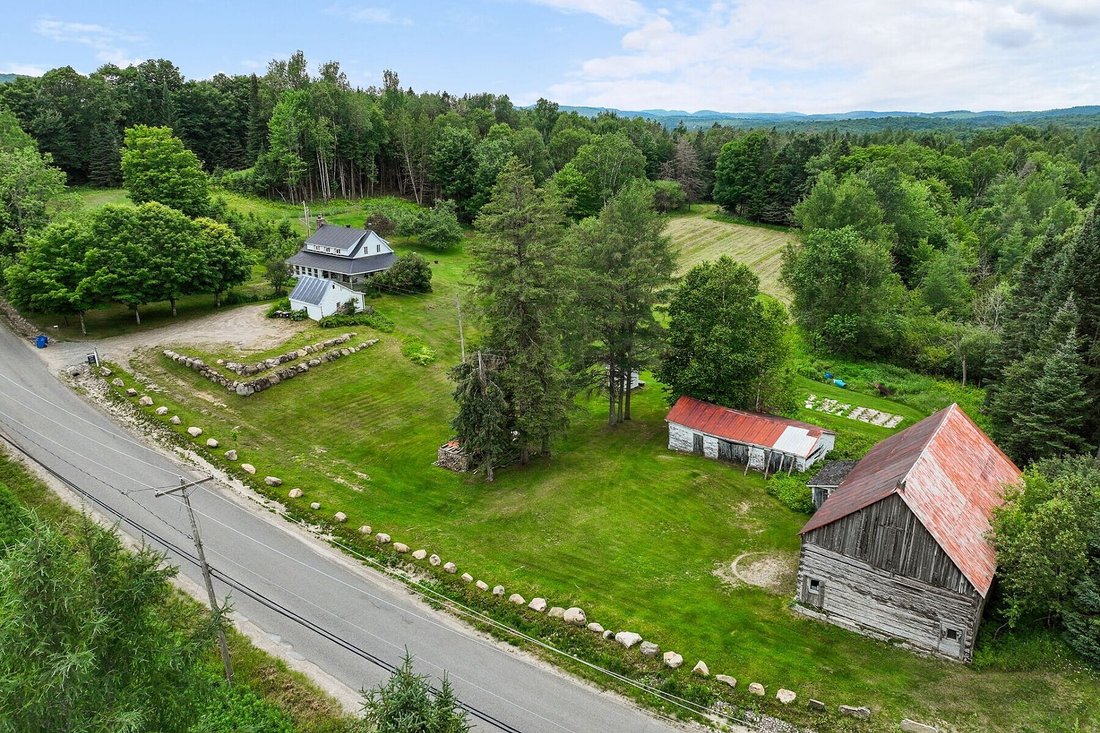 House in Wentworth North, Quebec, Canada 1 - 17454153